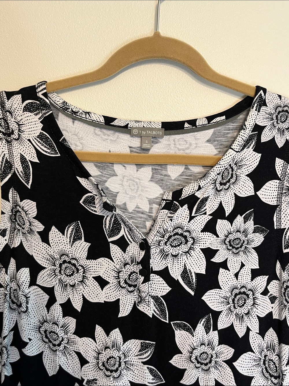 T by Talbots Sleeveless Black & White Floral Shift Dress Size Small - Picture 4 of 11